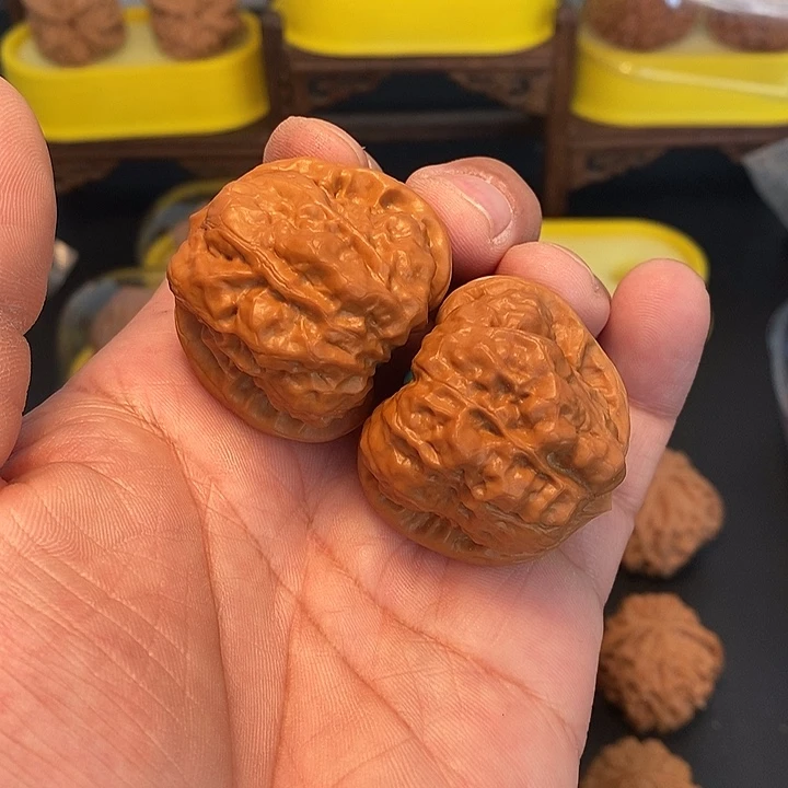 老***曼吊坠文玩核桃40尺，蛤蟆头