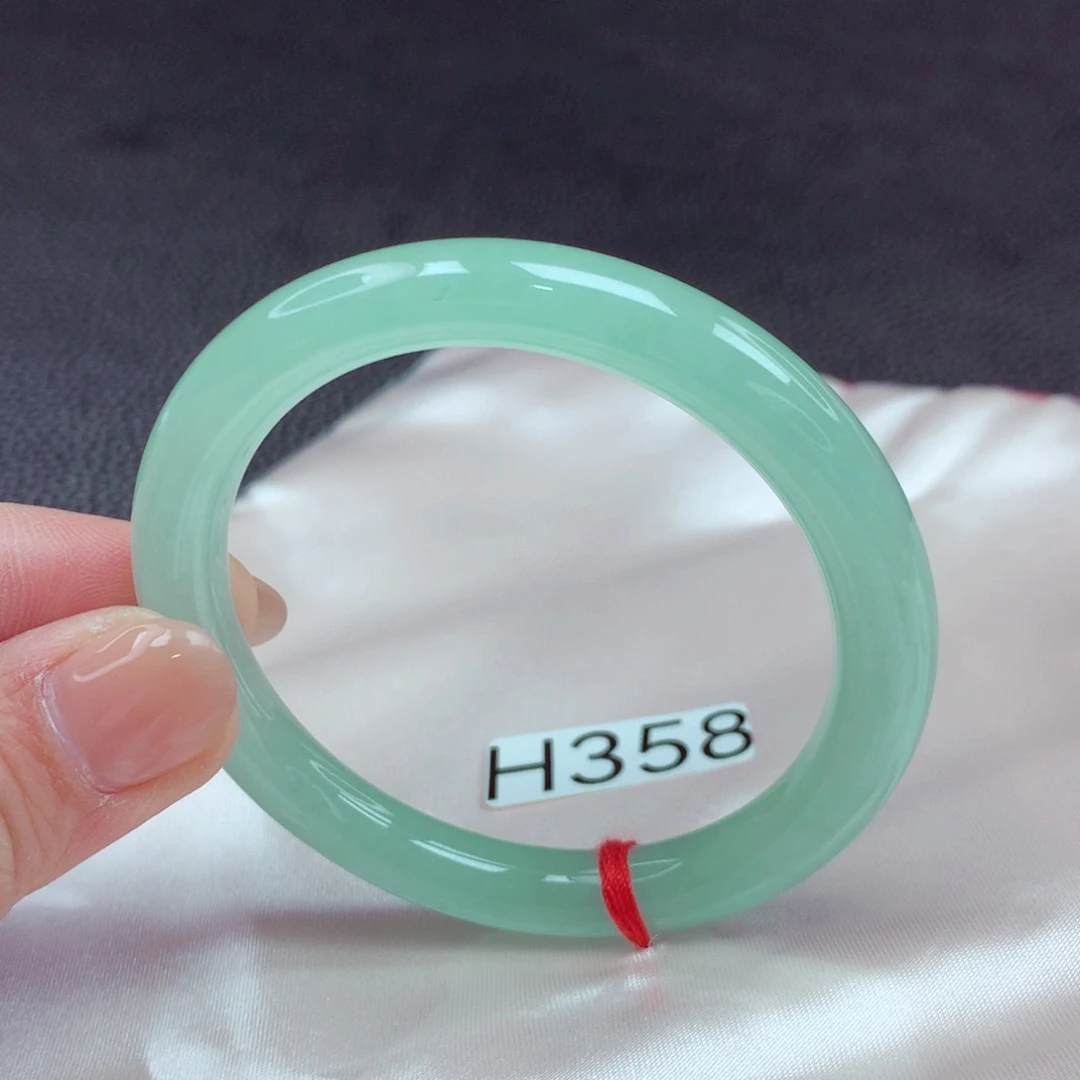 翡翠手镯未镶嵌手镯88