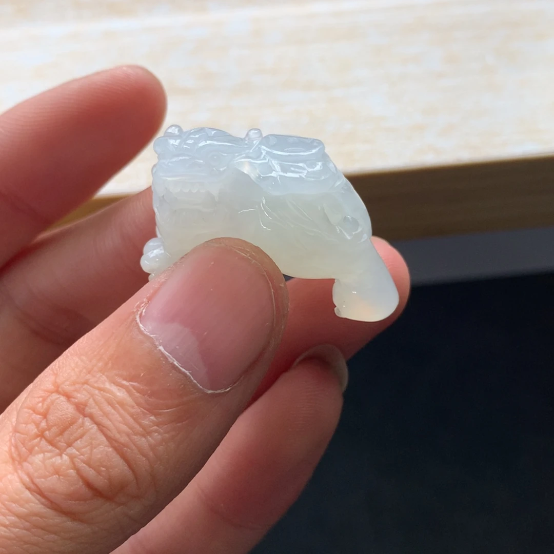 翡翠未镶嵌颈饰吊坠