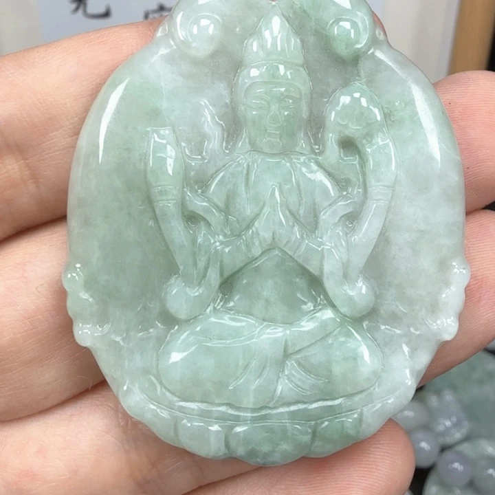 翡翠挂件未镶嵌翡翠