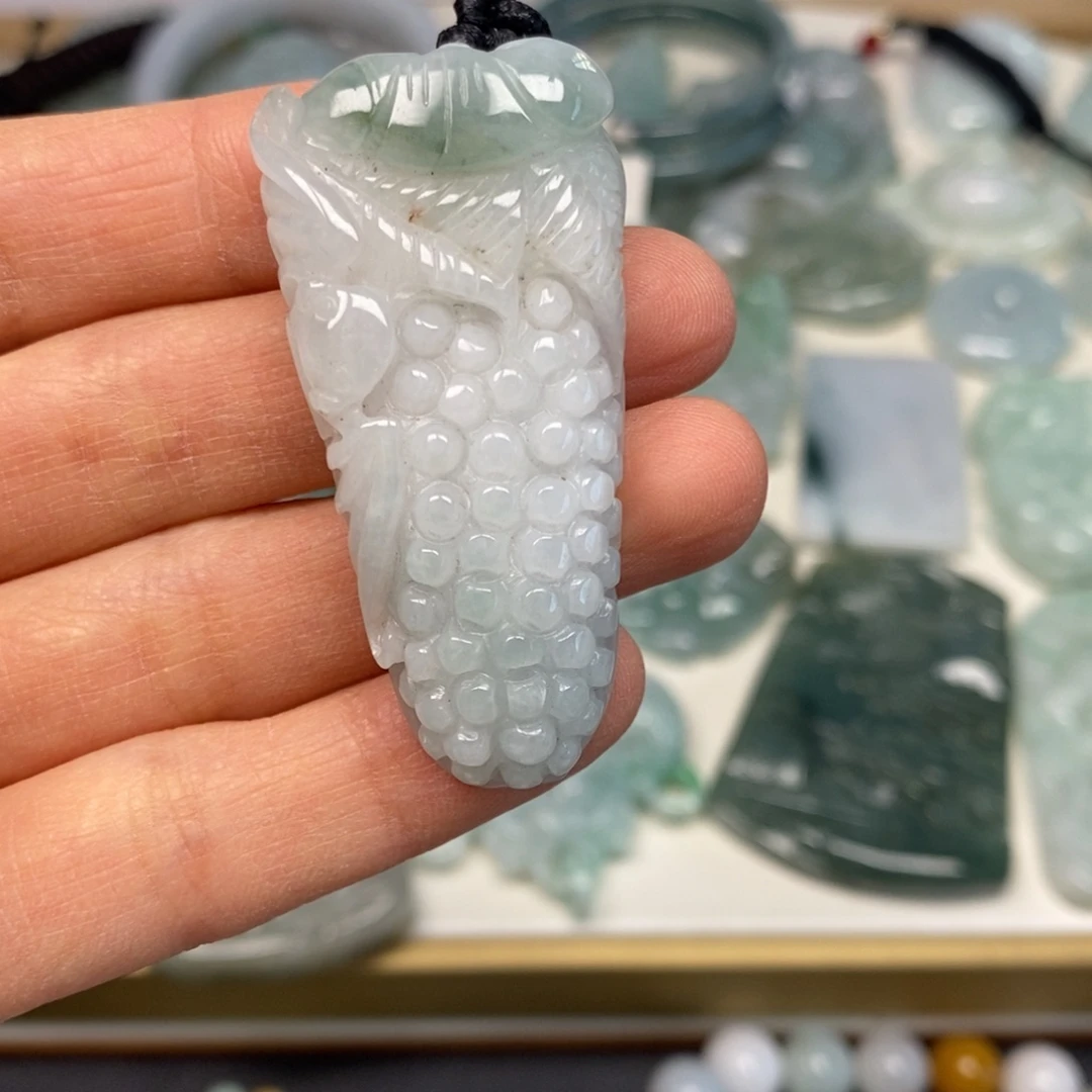 翡翠颈饰未镶嵌玉米