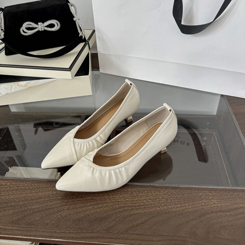 2025年秋季新款网红褶皱气质尖头单鞋女仙女风百搭浅口细跟高跟鞋