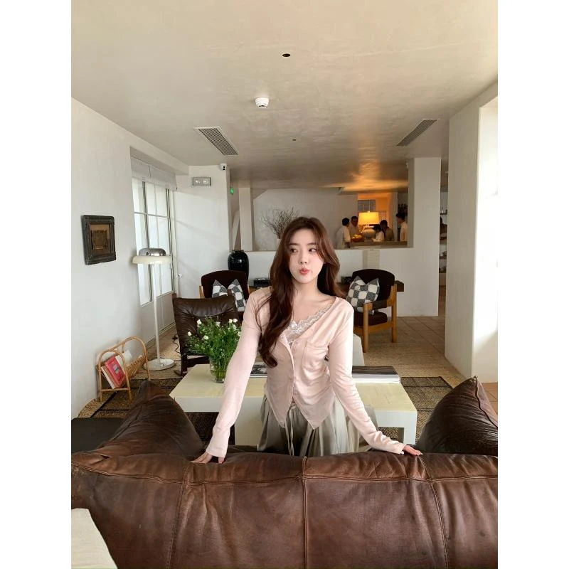 ‘蕾丝元素’纯欲百搭春季拼接假两件蕾丝拼接小衫2025新款