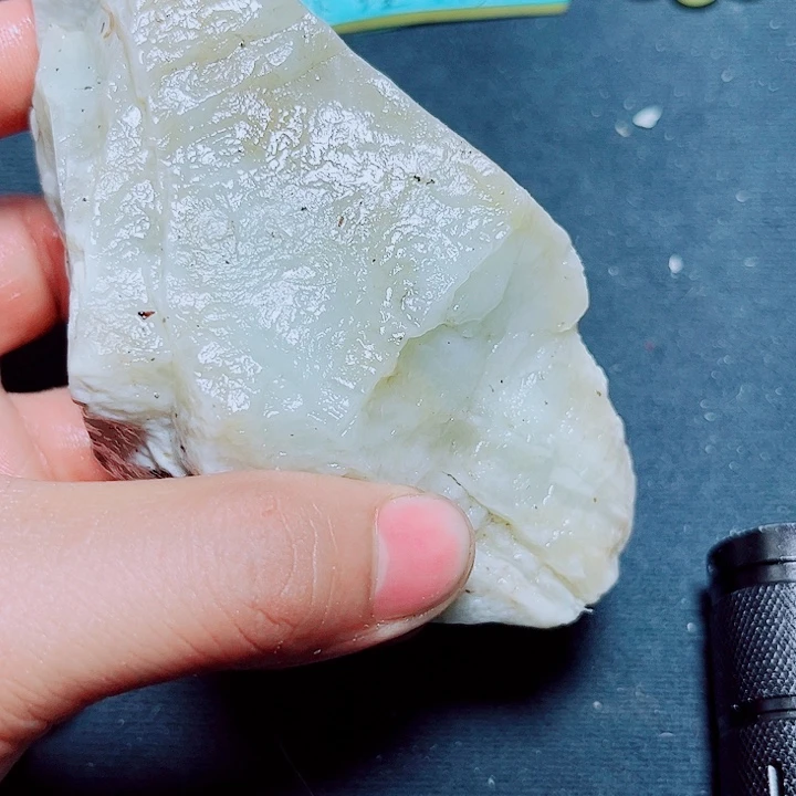 和田玉（糖玉）未镶嵌珠宝奇石