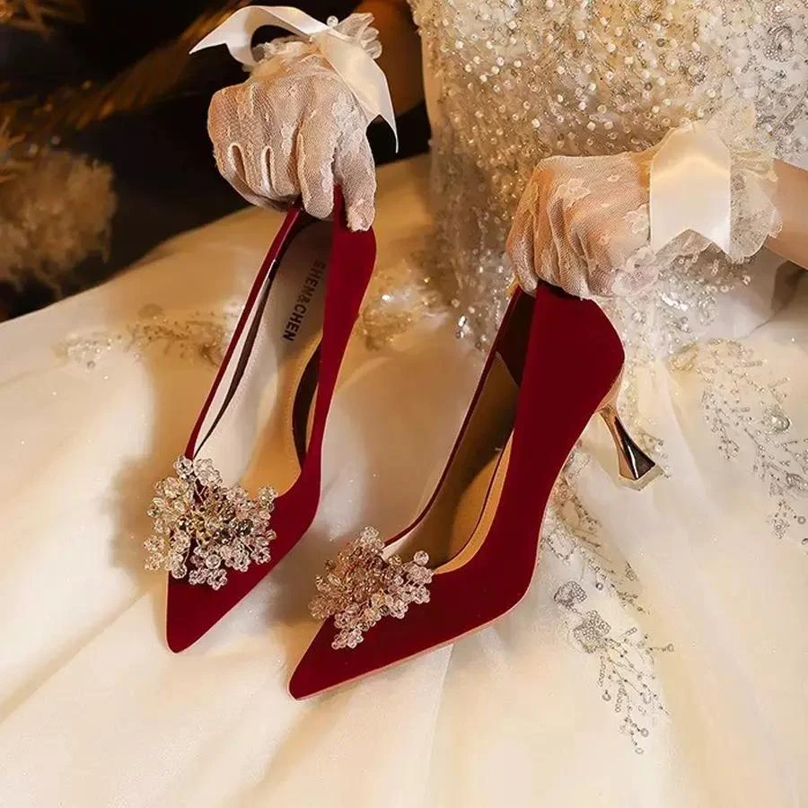 红色结婚鞋新娘鞋新款中式秀禾婚纱订婚敬酒礼服细跟尖头高跟鞋女