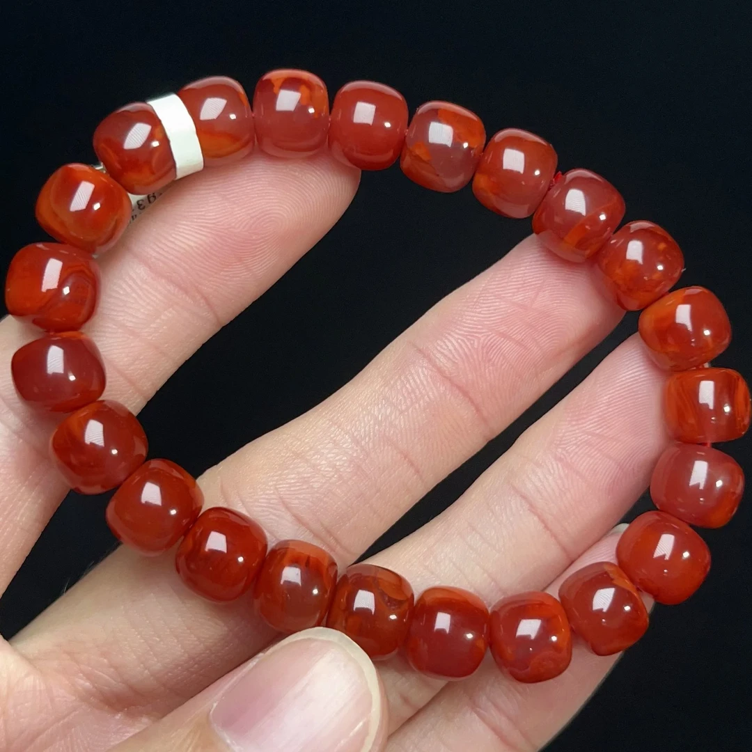 1006C29凉山南红牛血火焰老型单圈手串多样性发其一