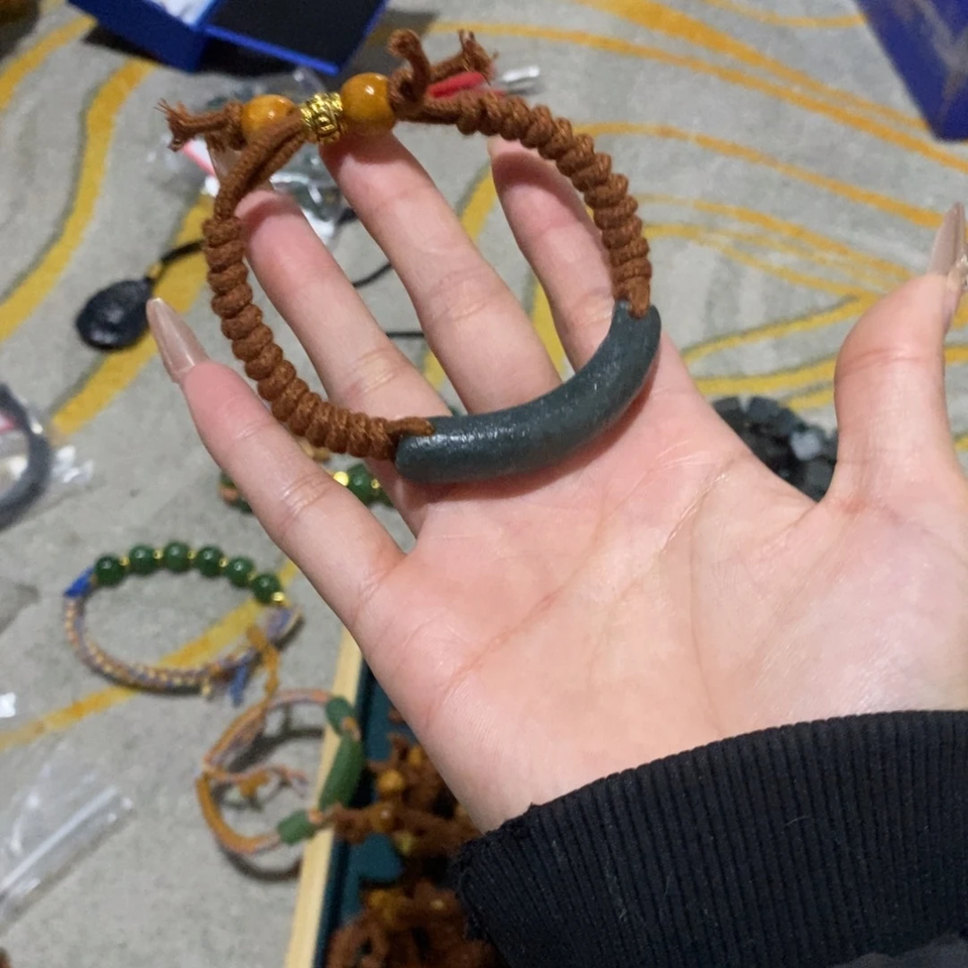 和田玉颈饰未镶嵌热****爷