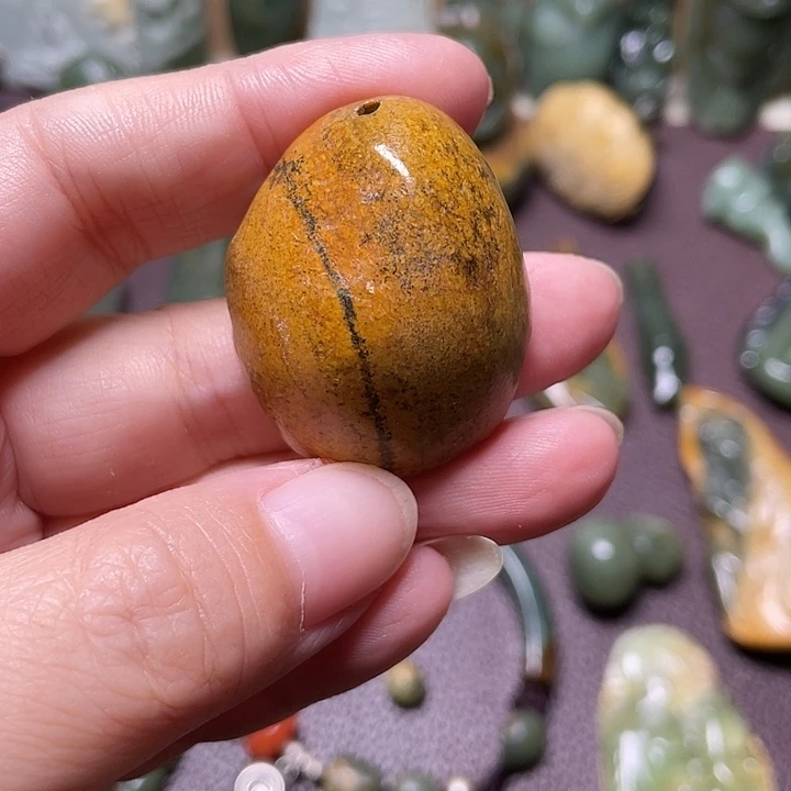 岫岩河磨玉（透闪石质玉）未镶嵌颈饰