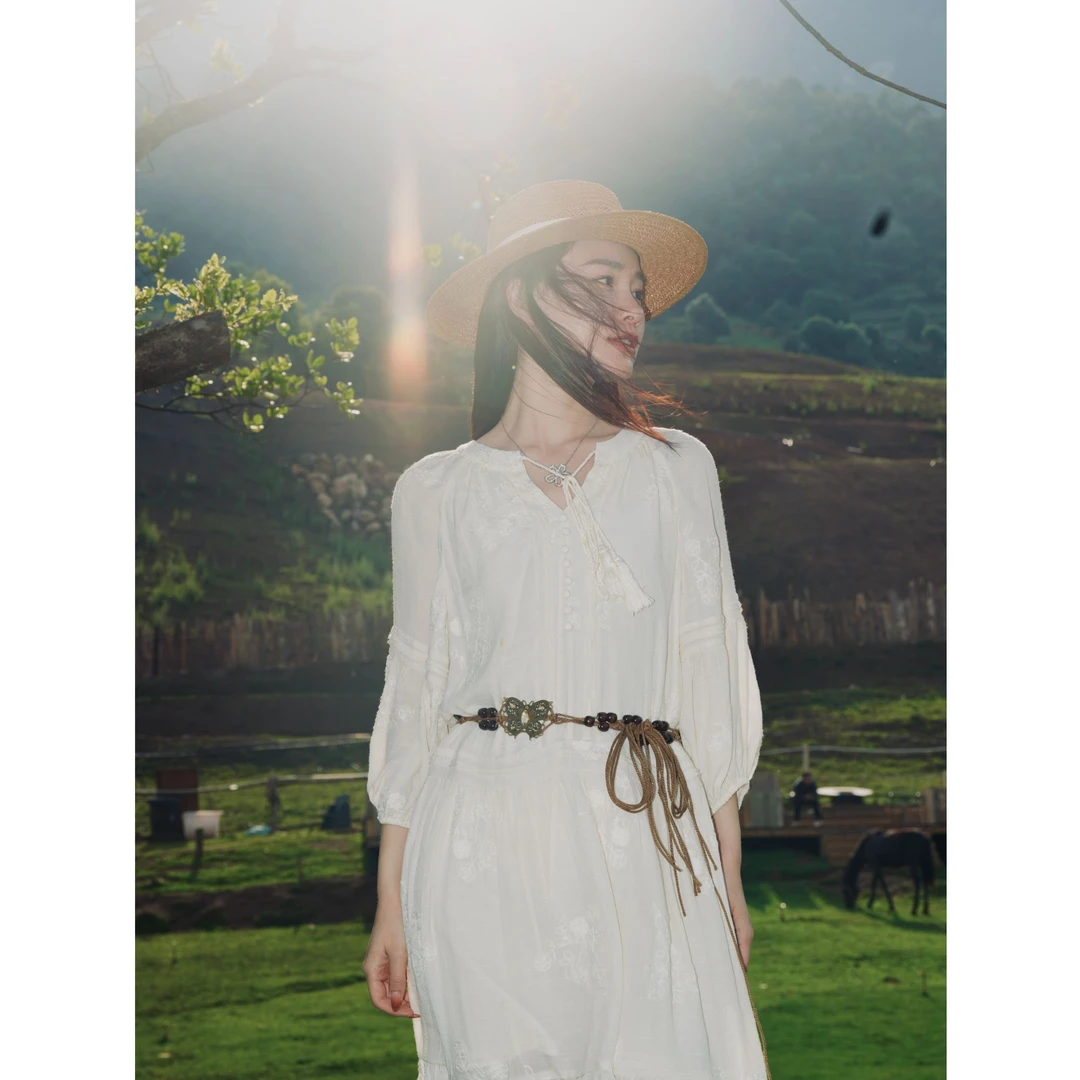 HELA AOMI“波嬉蝴蝶裙”刺绣V领流苏系带花边拼接连衣裙CY5BB72666