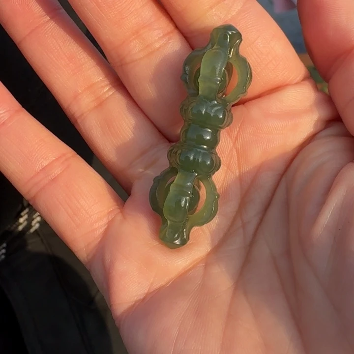 和田玉未镶嵌颈饰菲