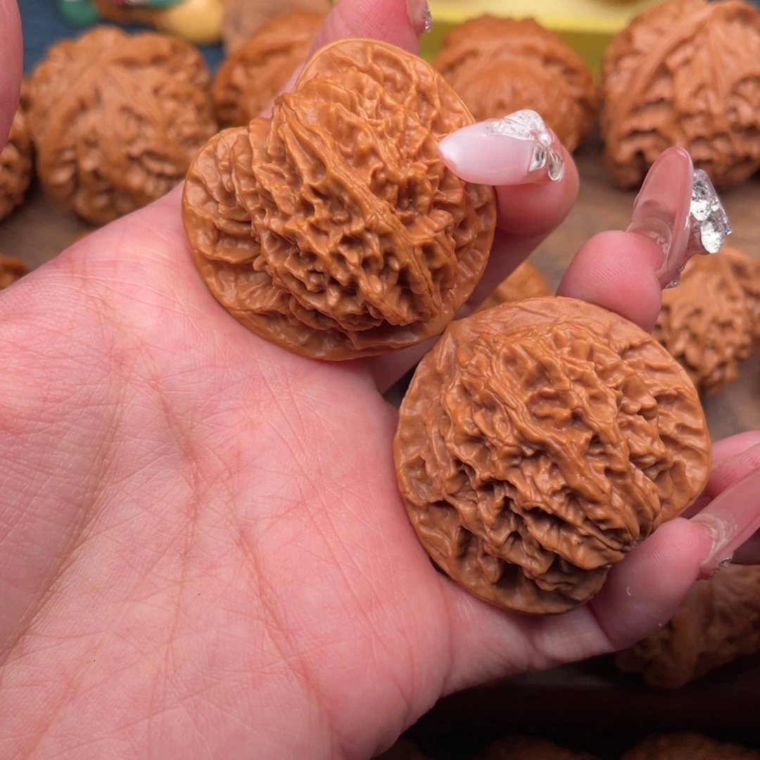 文玩核桃把件全品桃心盘龙纹41.8