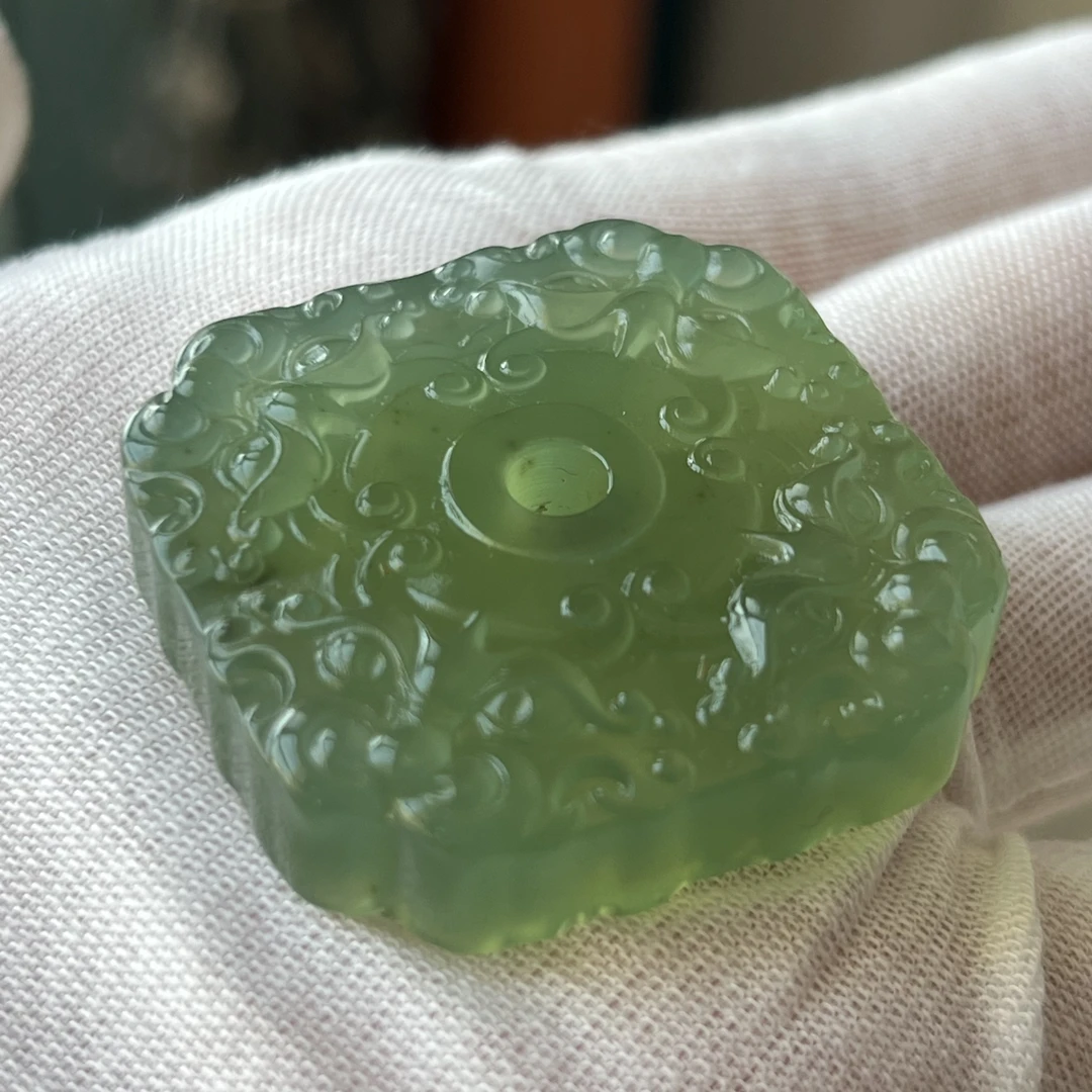天然岫玉吊坠精品岫玉绿色平安扣貔貅双面雕刻古兽面玉坠玉佩
