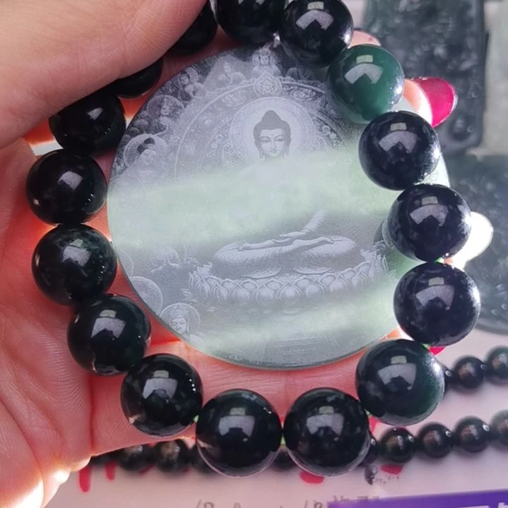 翡翠颈饰未镶嵌大*物天然的A货翡翠