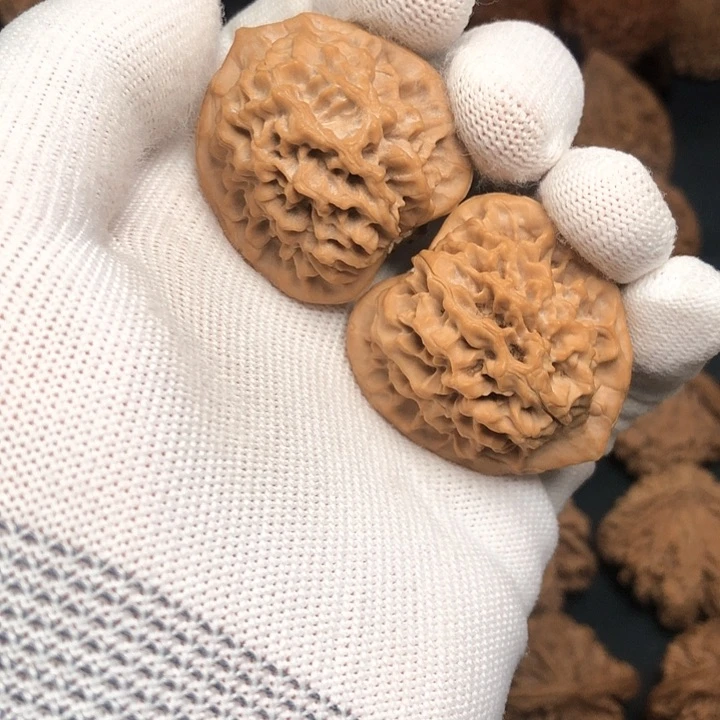 桃核把件裕*秦闷狮子头特价不退换