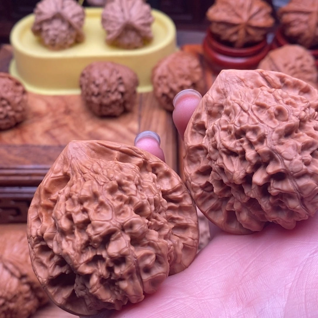 文玩核桃把件熊**哥官帽