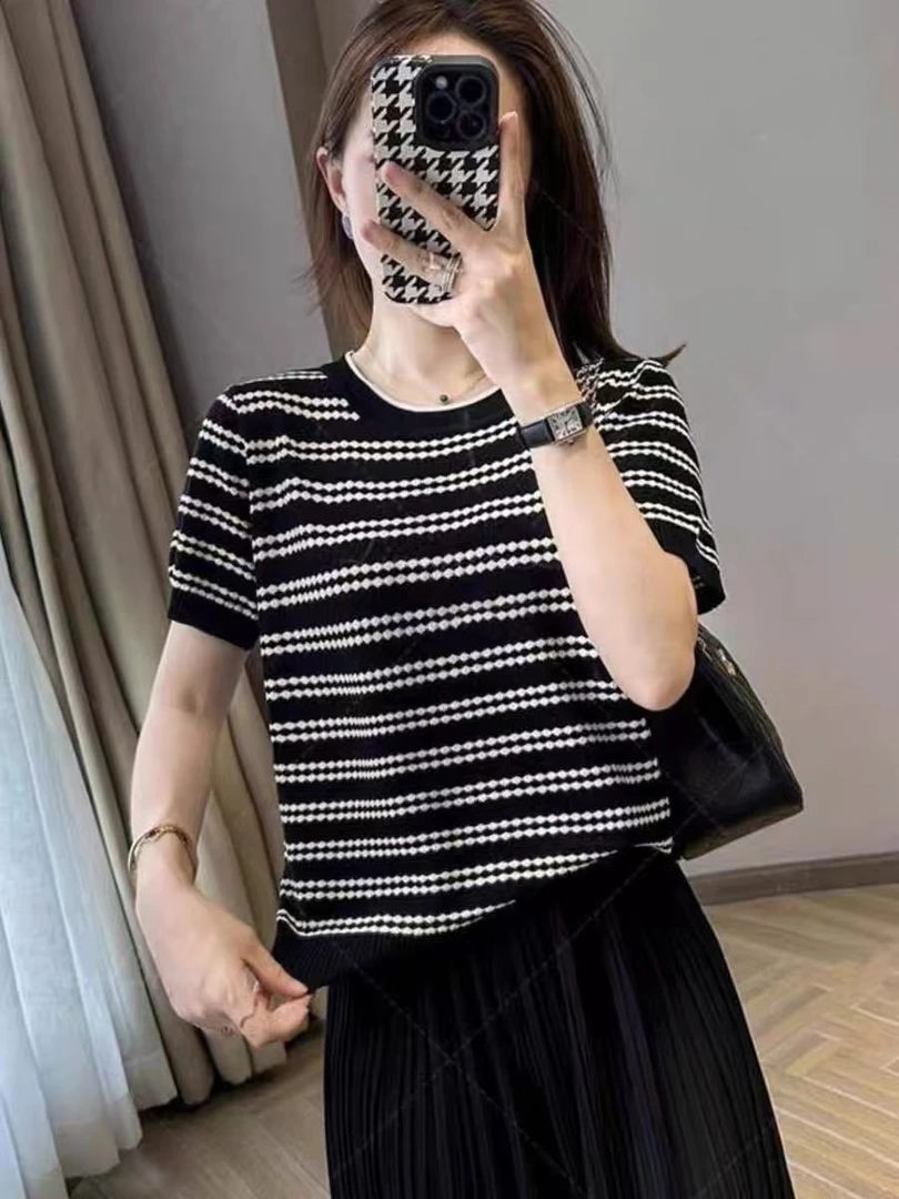条纹夏季韩版黑白气质上衣女针织衫显瘦洋气时尚百搭