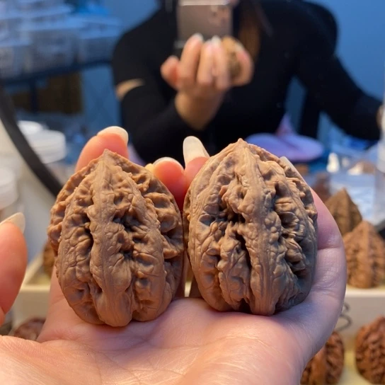 桃核把件东北秋子42