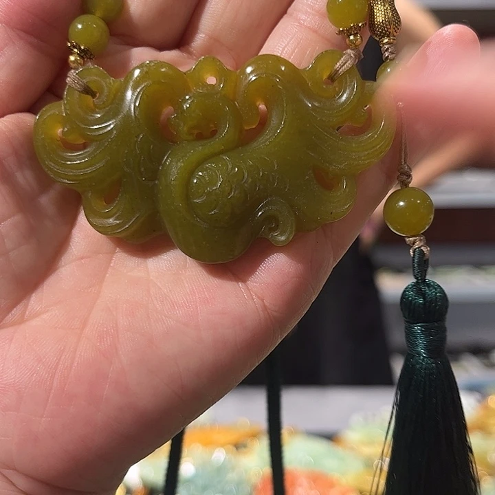 岫玉未镶嵌毛衣链