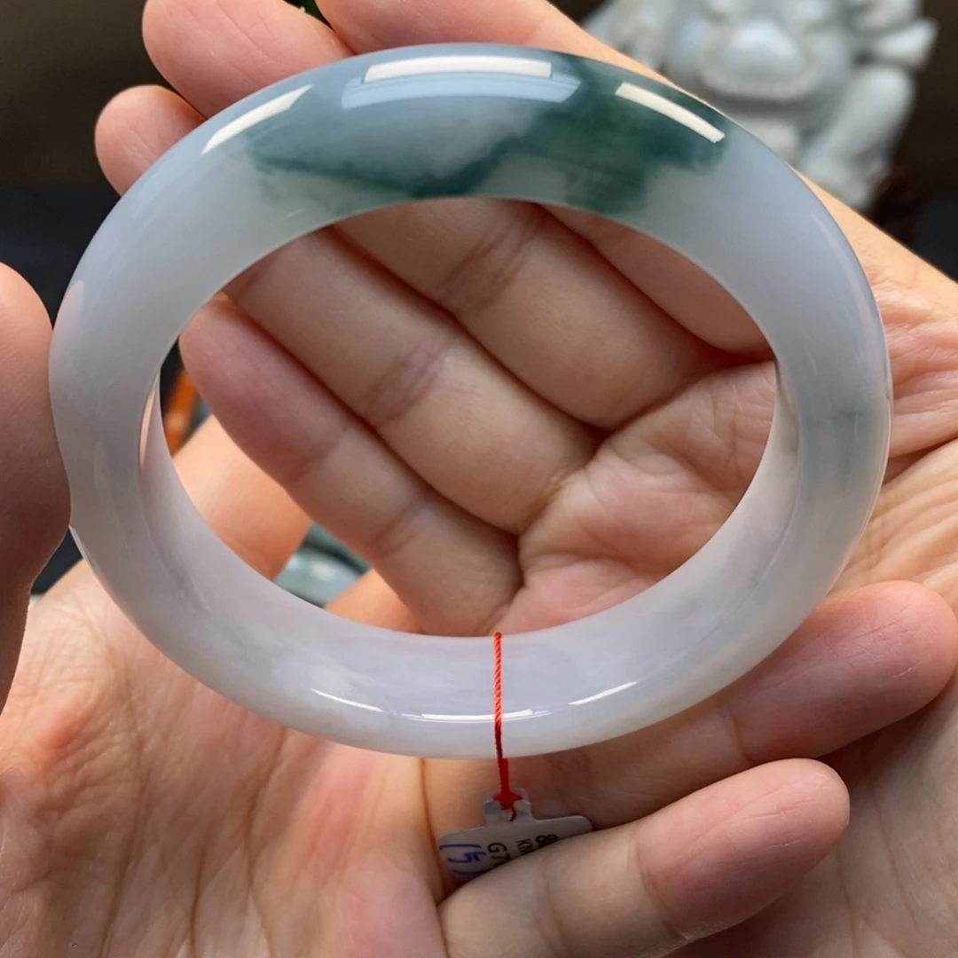 翡翠手镯未镶嵌天然