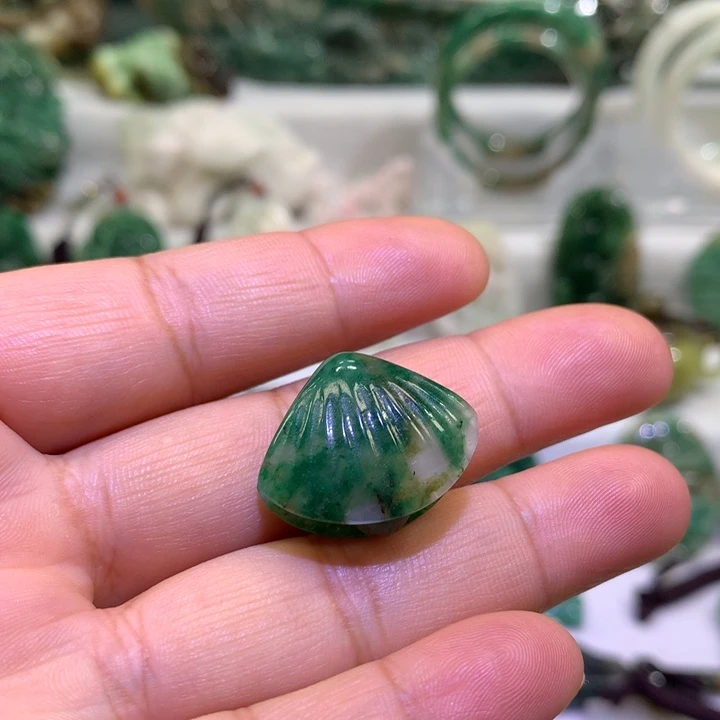 豫***瀚独山玉未镶嵌颈饰