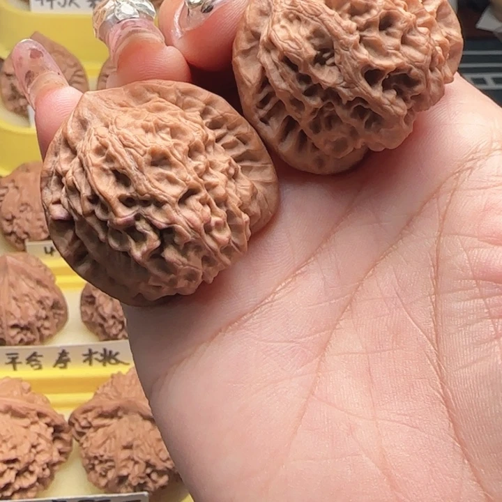 溜****吊坠桃核弯弯核桃龙脉元宝