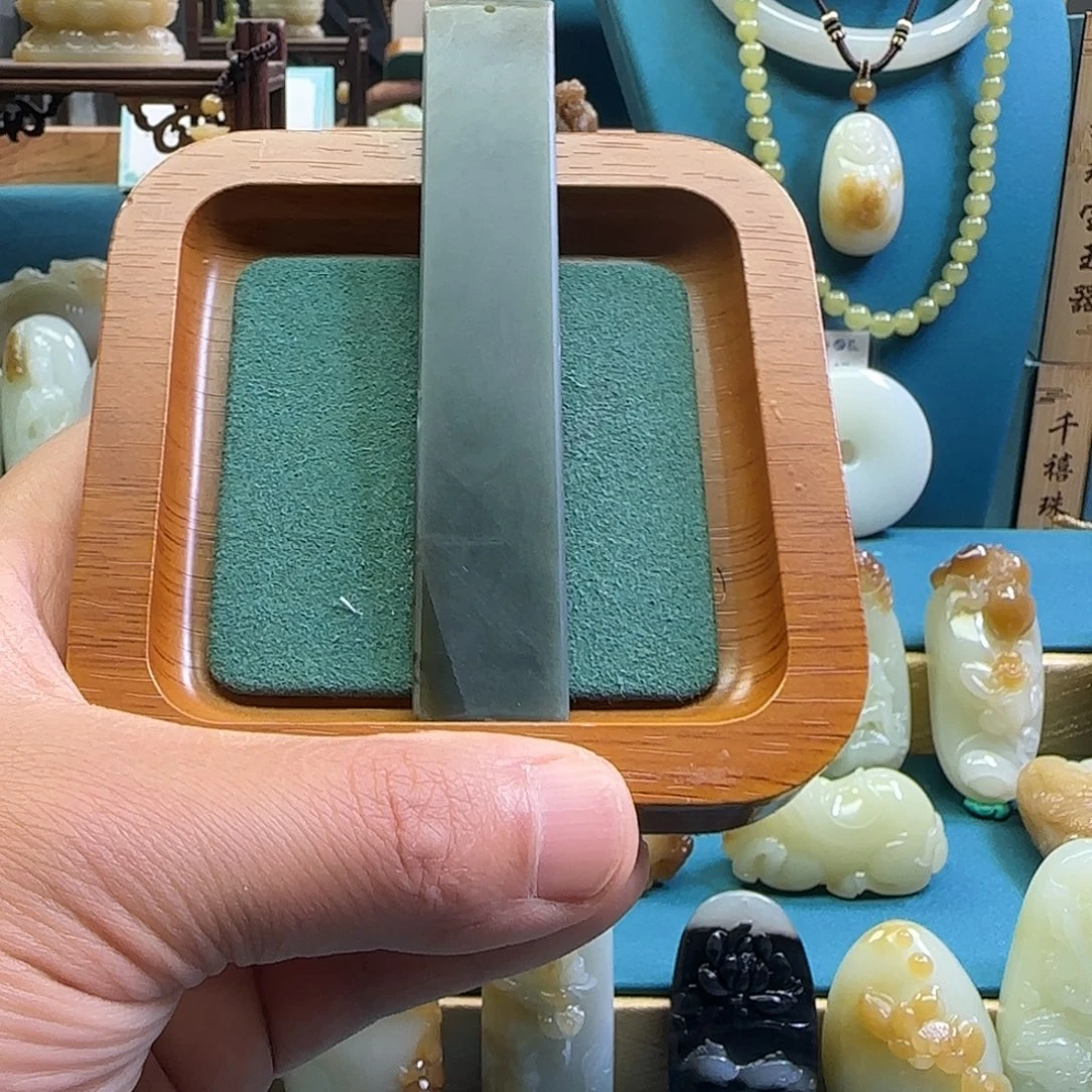 可***y和田玉未镶嵌颈饰