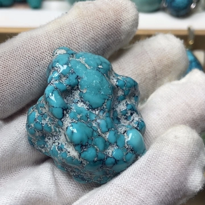 未镶嵌绿松石颈饰