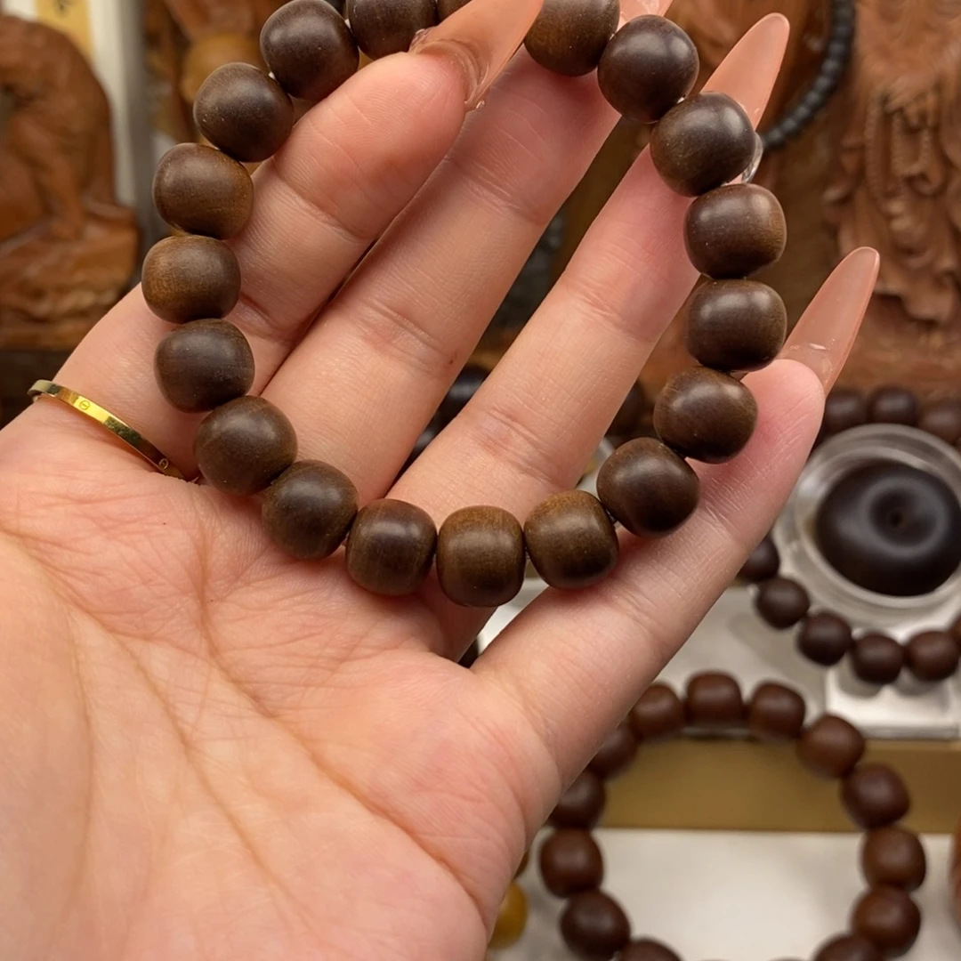 手串/手链檀香木迈索尔老山檀黑肉10.11奶香，微微瑕