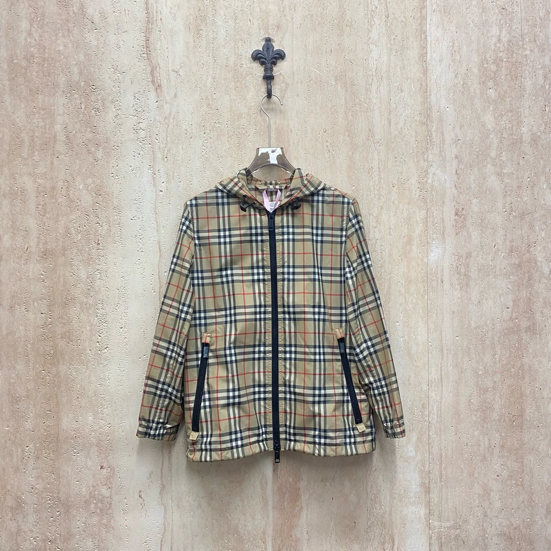 99新 BURBERRY/博柏利 爆款格纹连帽冲锋衣/uk6码/99新/33096