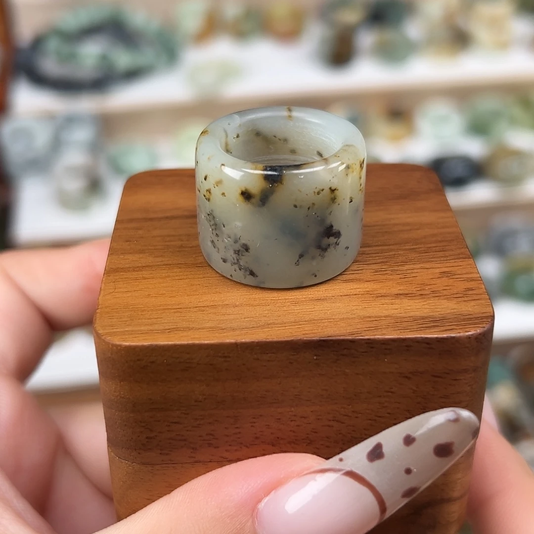 蛇纹石玉未镶嵌戒指内径17.3港13