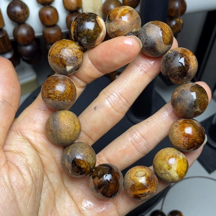 贡木其他瑕疵的龙鳞瑕疵的龙