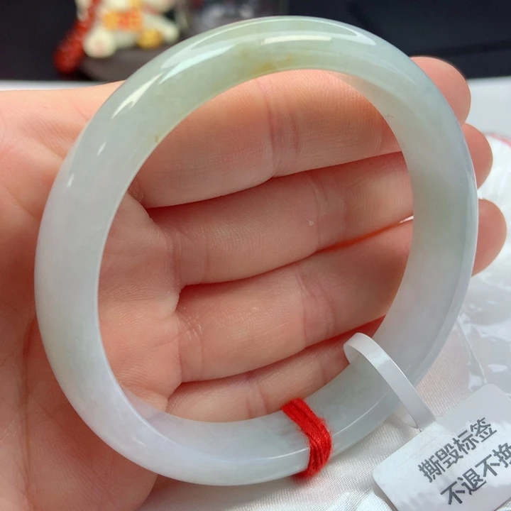 翡翠手镯未镶嵌57圈