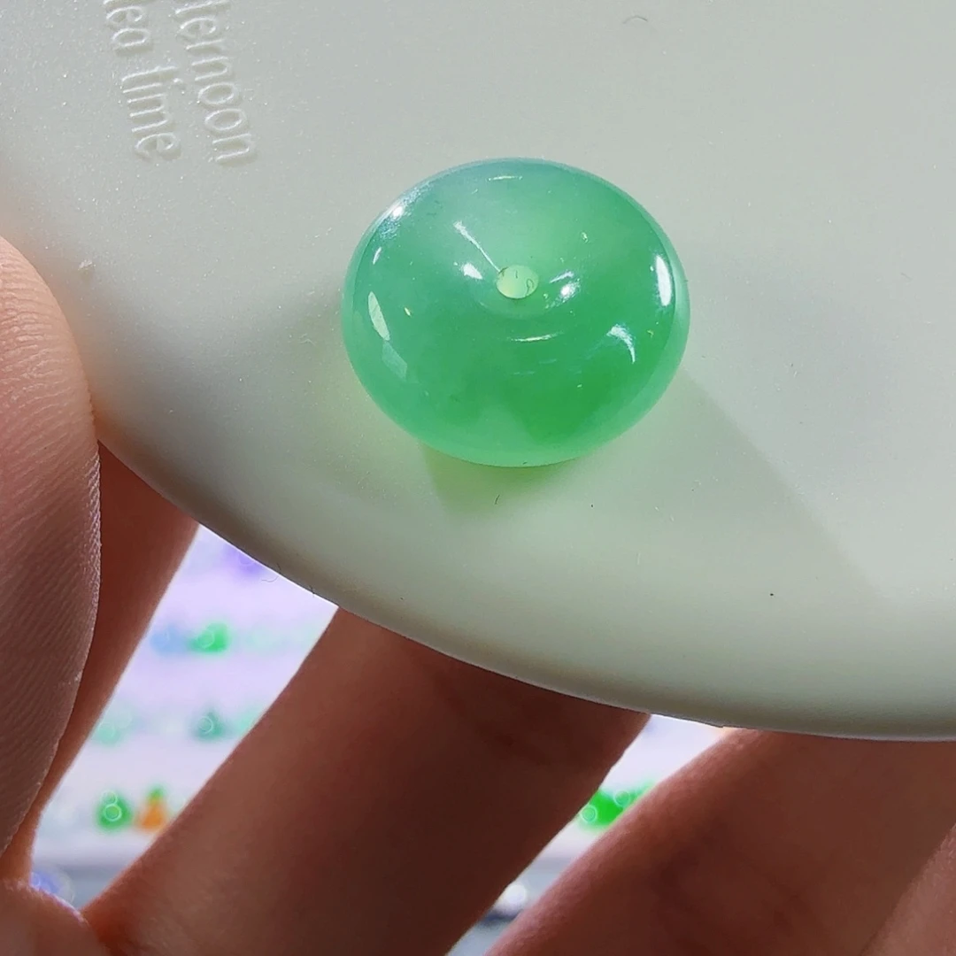 翡翠未镶嵌颈饰扣子