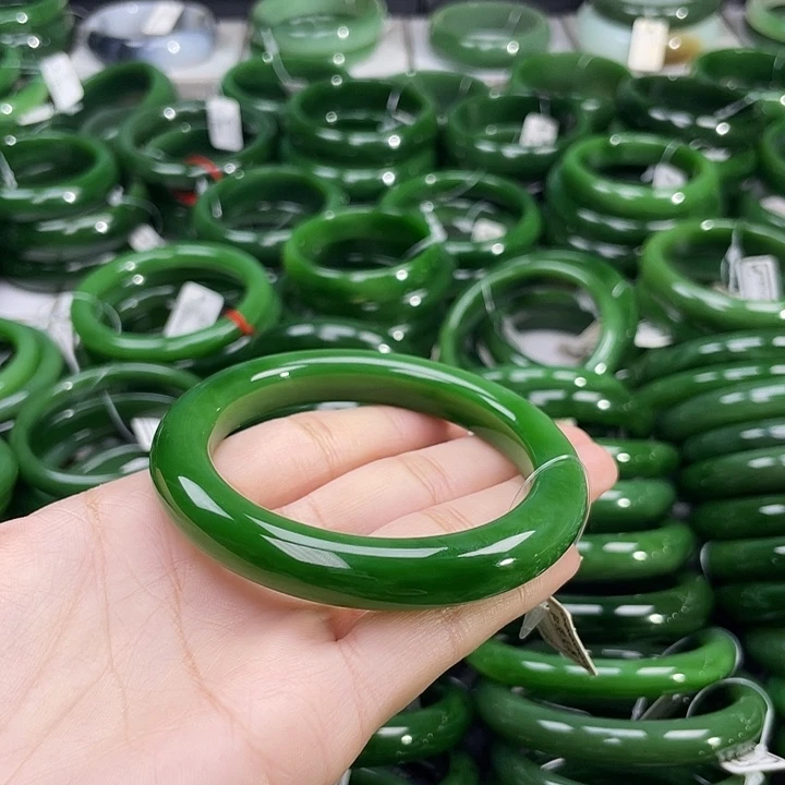 未镶嵌手镯和田玉（碧玉）