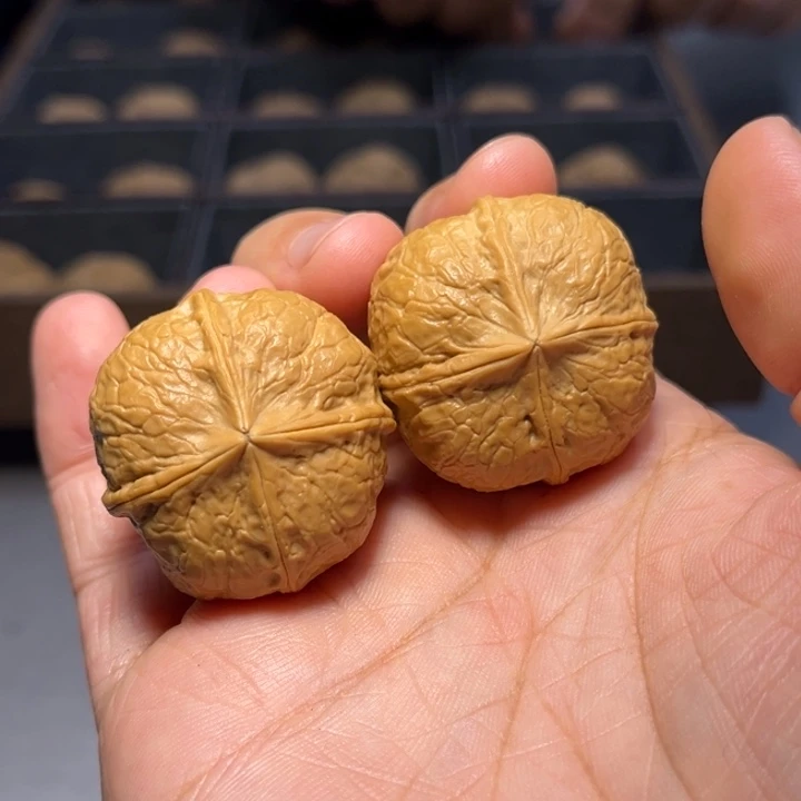文玩核桃把件铁四棱6464