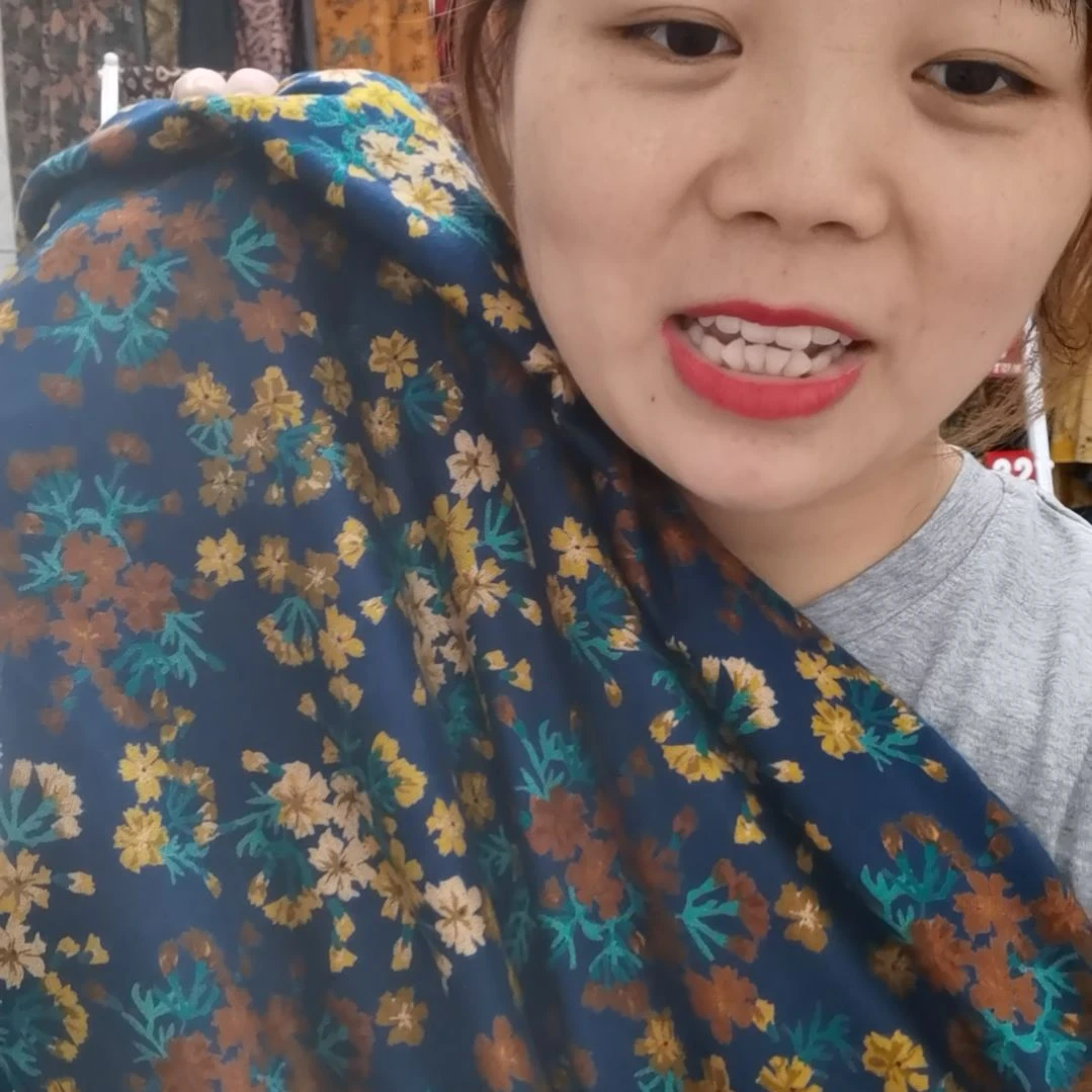 混纺三米深蓝彩色小花新
