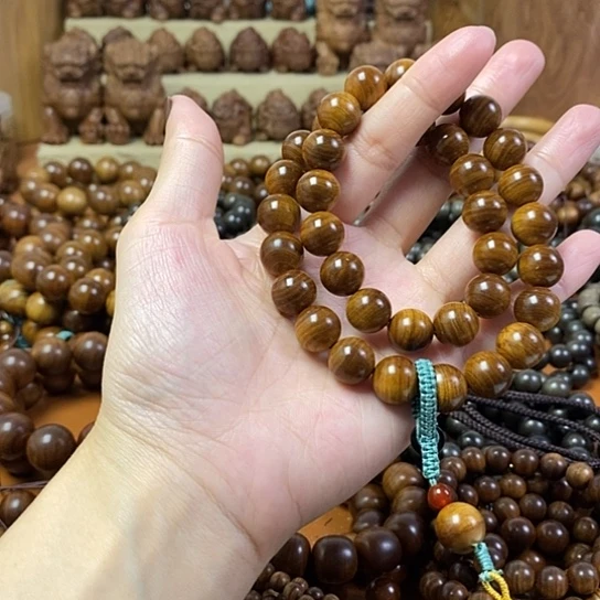 老山檀香黑肉沉水1.2手持