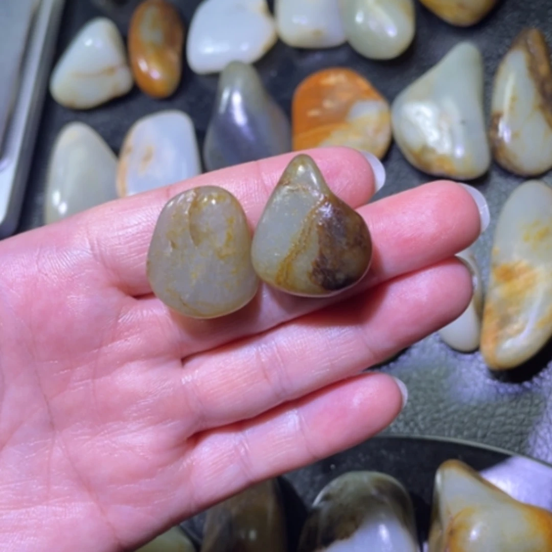 【闪购商品】颈饰未镶嵌和田玉（子料）