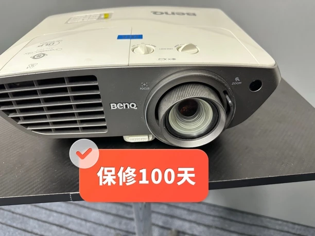 9新  1080p中端家用投影仪畅享高清观影体验