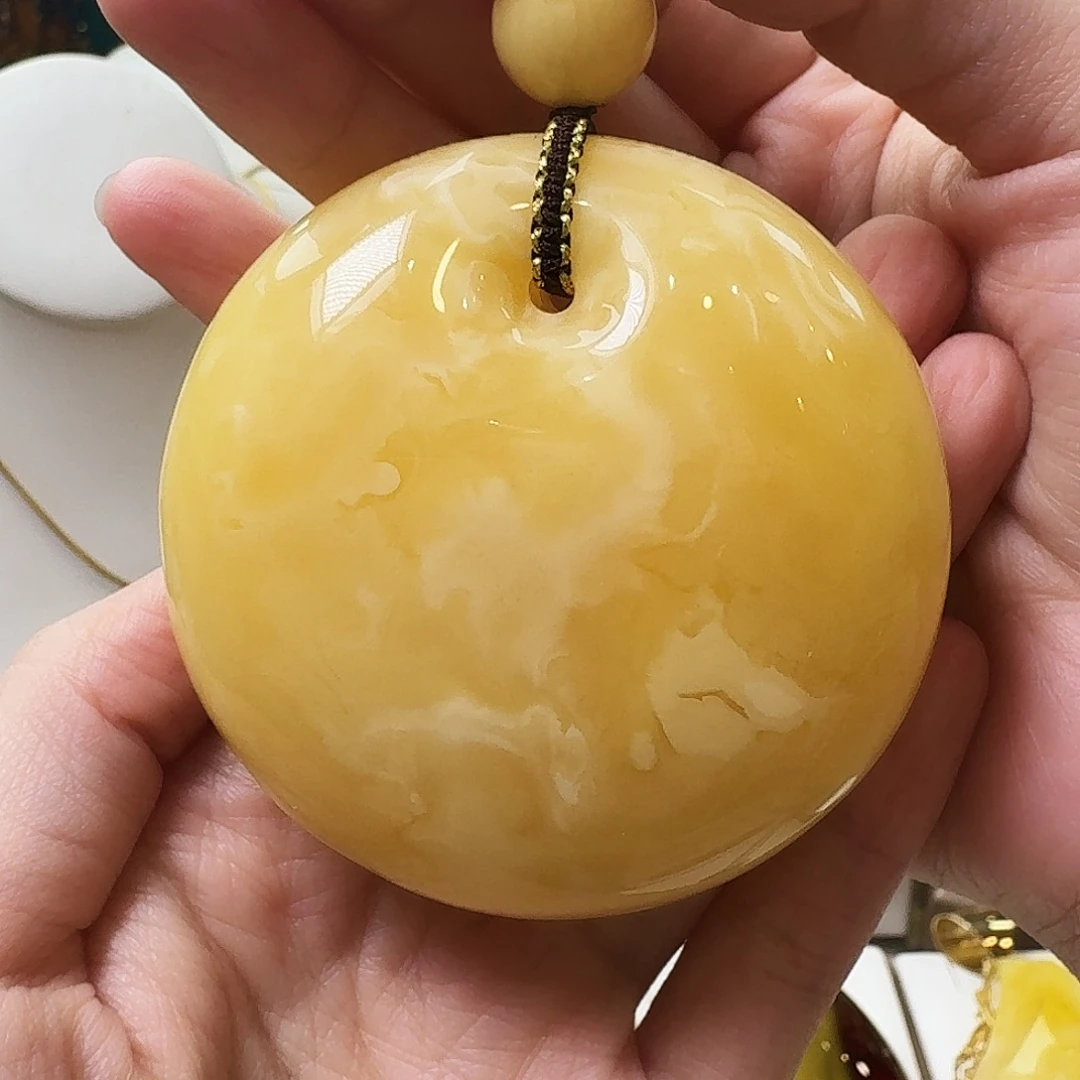 琥珀未镶嵌颈饰吊坠