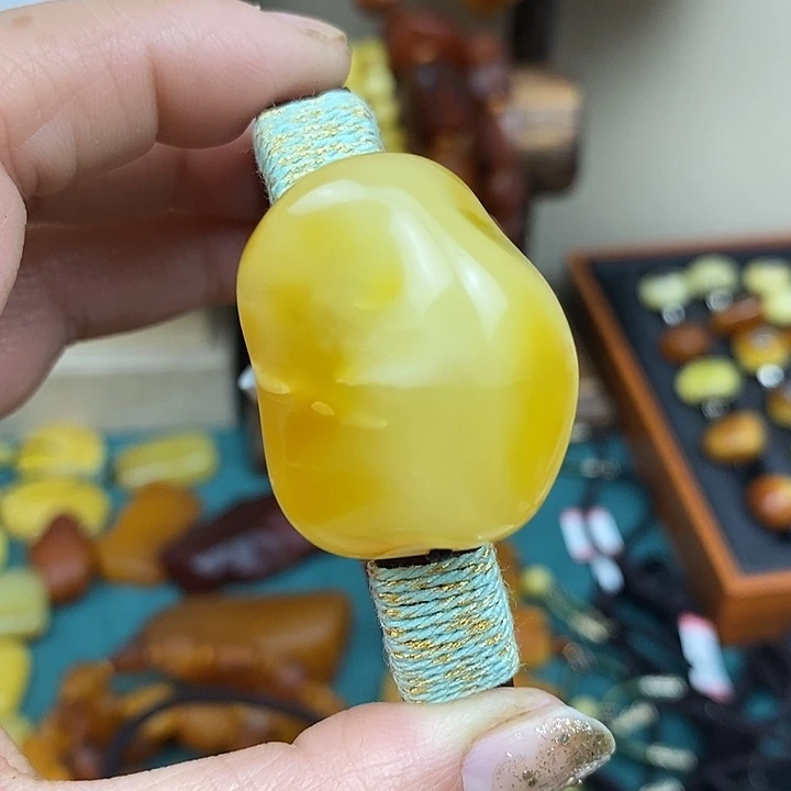 蜜蜡未镶嵌颈饰手牌