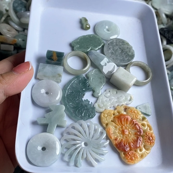 翡翠未镶嵌颈饰天然翡翠5