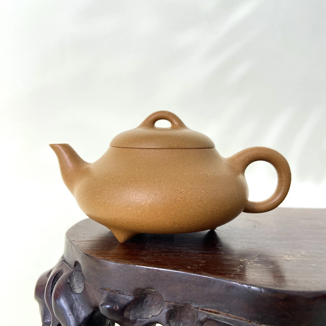 宜兴手工紫砂陶 （万旭霞）160cc茶壶GS4208-42