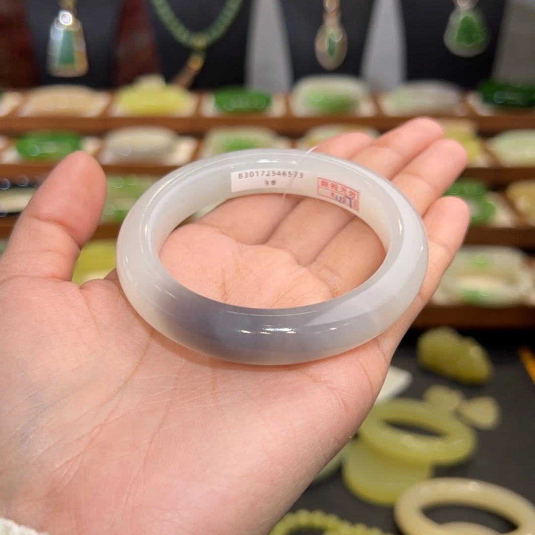 和田玉手镯未镶嵌紫白双色54