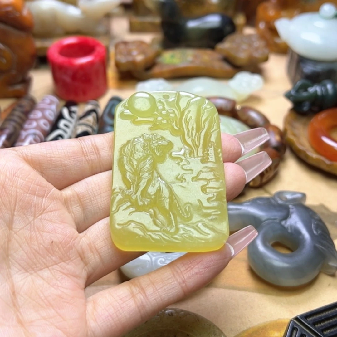 【闪购商品】蛇纹石玉颈饰未镶嵌