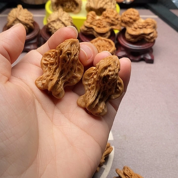 彬***哥文玩核桃吊坠文玩核桃