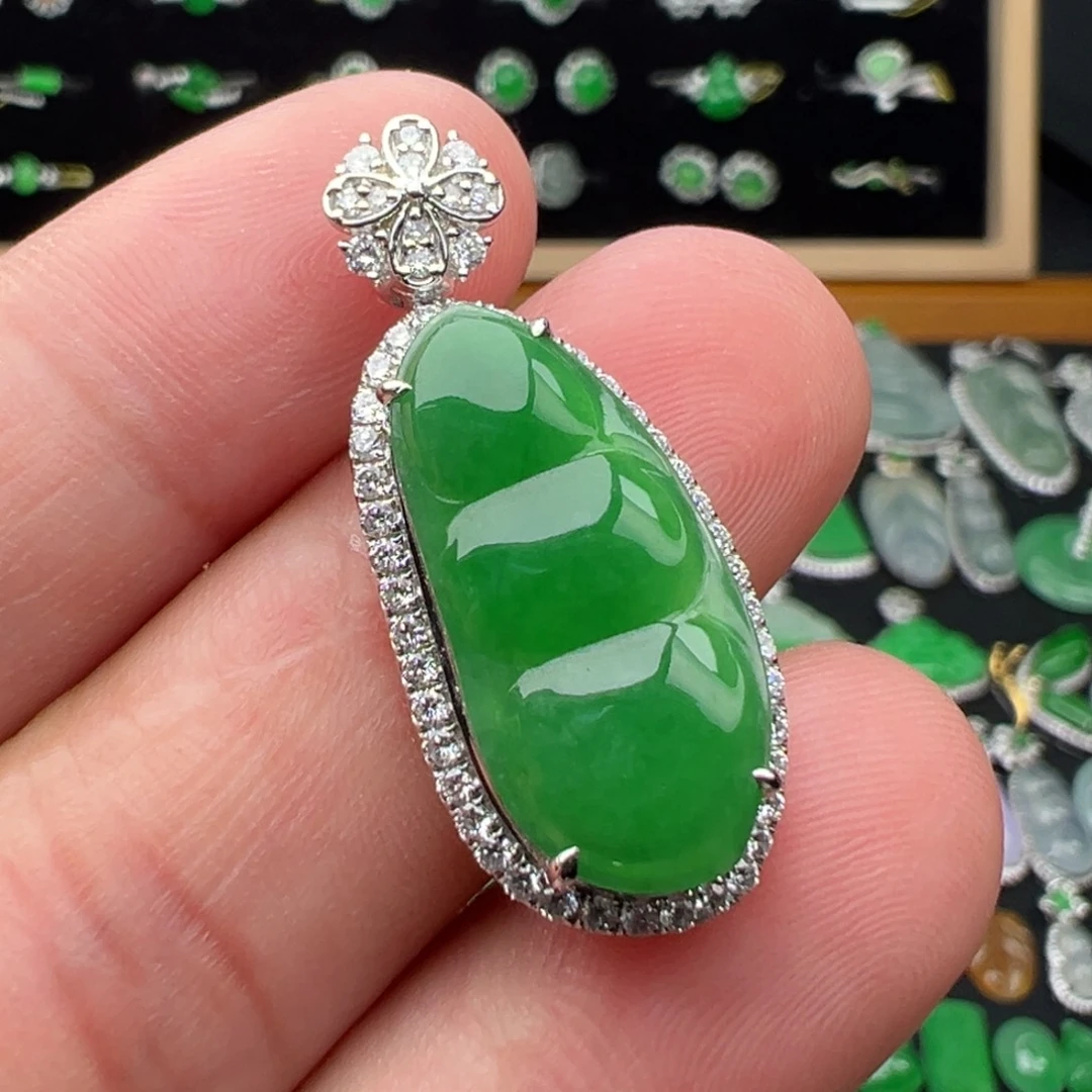 翡翠18K金镶嵌颈饰豆子21.8