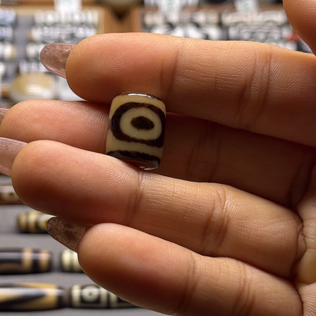 老***a玛瑙/玉髓（覆膜）未镶嵌颈饰