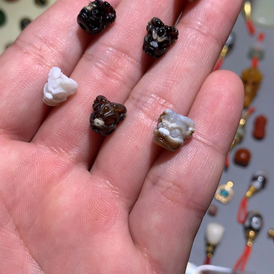 玛瑙/玉髓11文玩配饰多样发其一合金