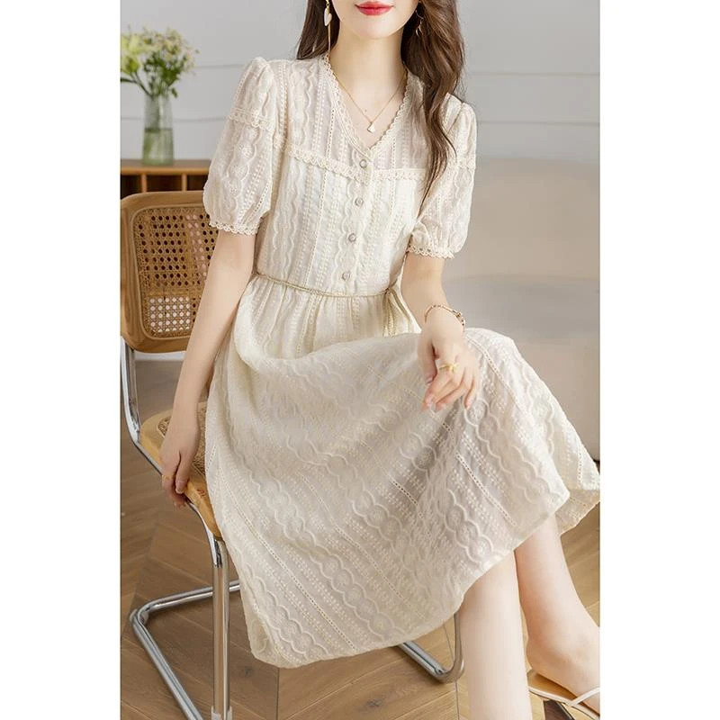 V领气质洋装女夏季2025新款法式文艺泡泡袖收腰显瘦中长版裙子